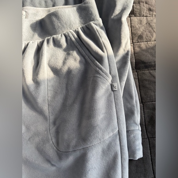 Koolaburra Soft Gray Lounge Wear Set - Picture 5 of 7